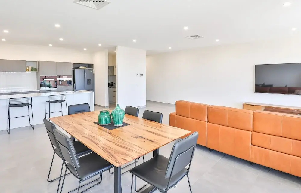 Indulge Apartments - City View Penthouses