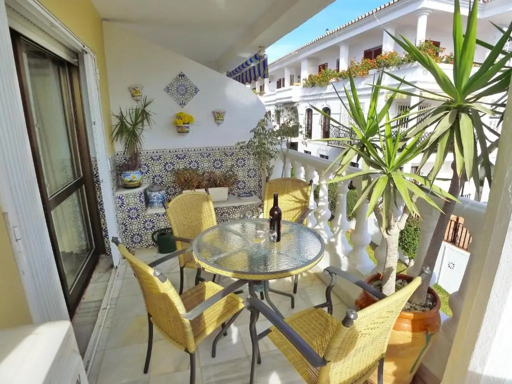Carabeo 99 - Sleeps 4