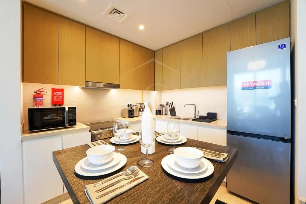 KeyHost - Modern 1BR Sea View - 52 42 Towers Dubai Marina - K1240