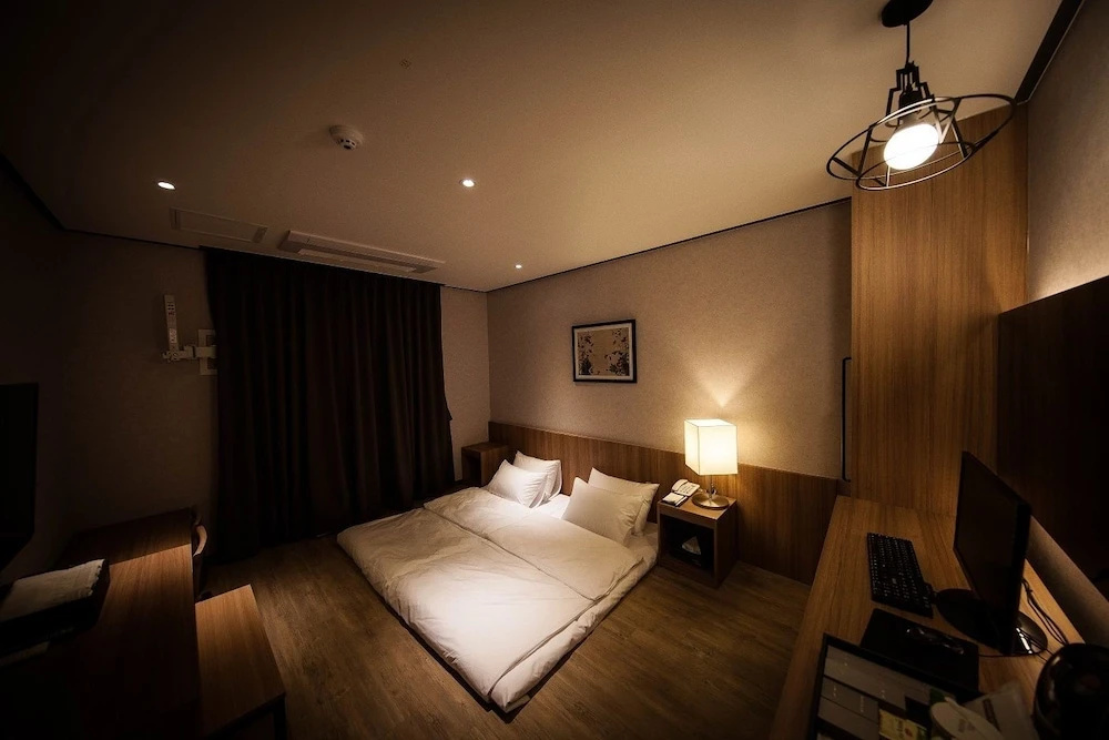 Hotel Raon