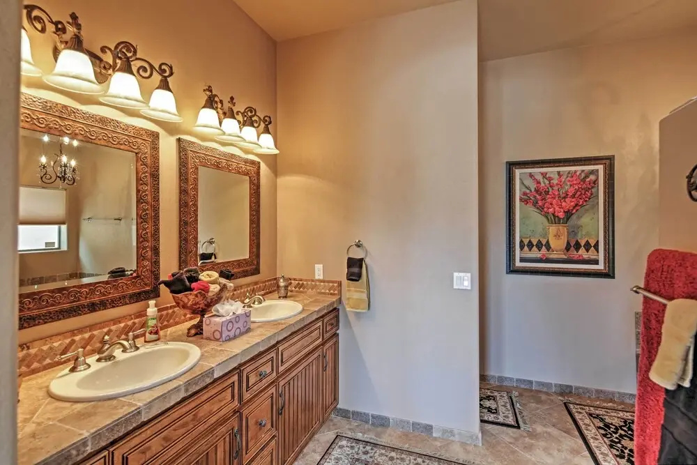 < 2 Mi to Lake Havasu: Spacious Home w/ Patio!