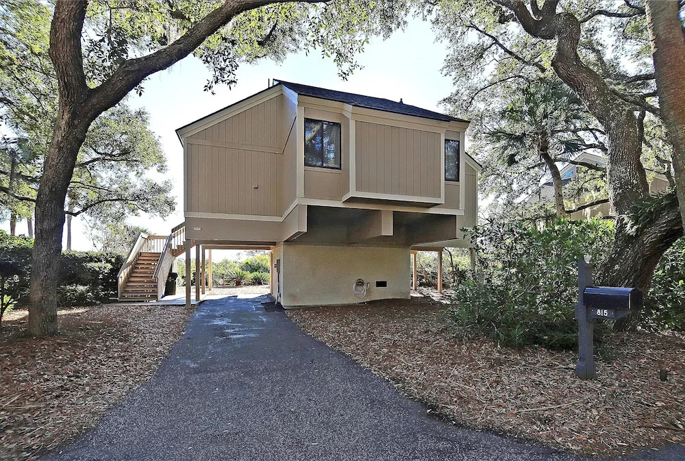 Updated Seabrook Villa -- Near Beach & Pool! Villa