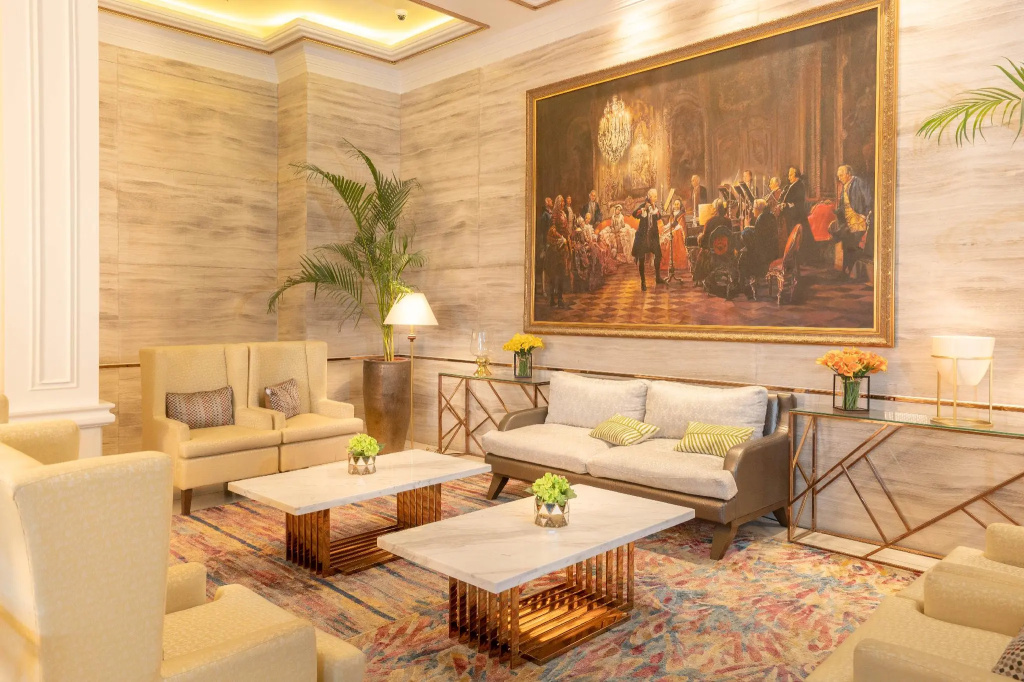 The Monarch Hotel
