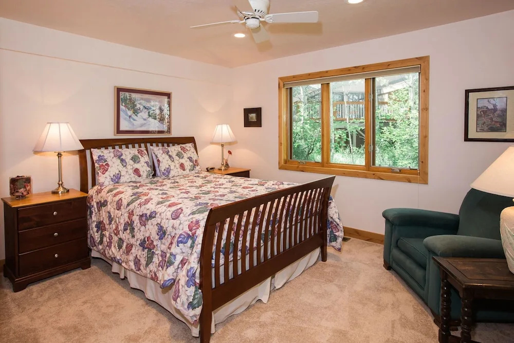 Crescent Ridge 143