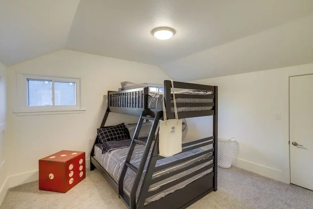 Indiana Vacation Rental - Walk to Syracuse Lake