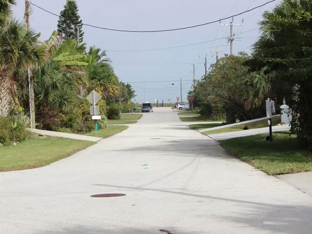 839G - Riverfront home, walk to beach by RedAwning