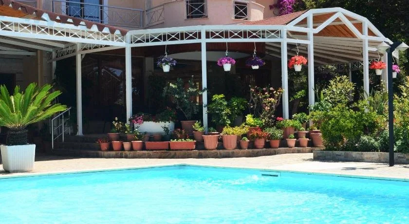 J & B Hotel
