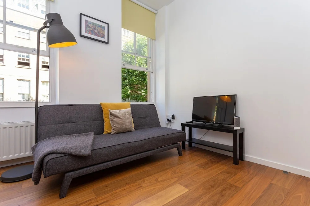1 Bedroom Apartment In Fitzrovia Sleeps 4