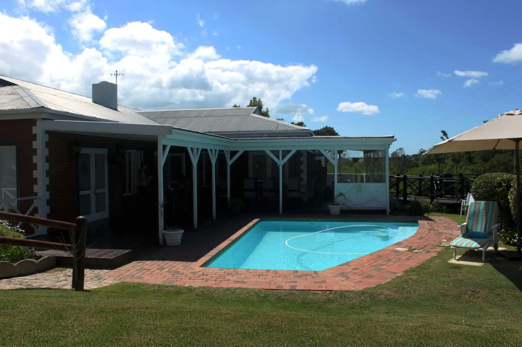 Redbourne Country Lodge- Lion Roars Hotels & Lodges