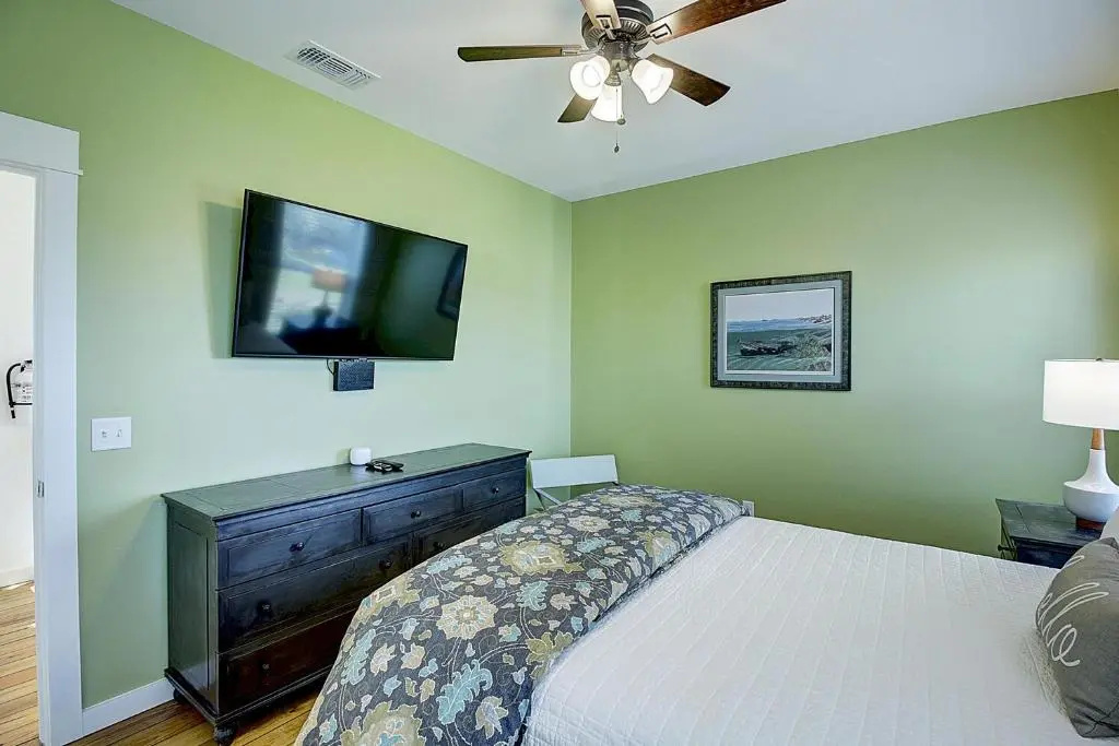 Moon Song 515 Wac 3 Bedroom Condo by Redawning