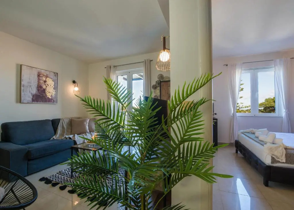 Artdeco Luxury Suites