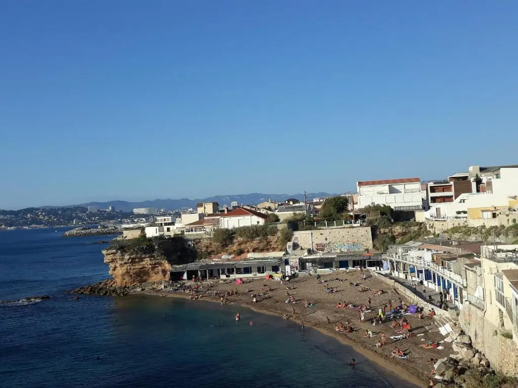 Chouette Cabanon sur la plage vue mer et terrasse privée