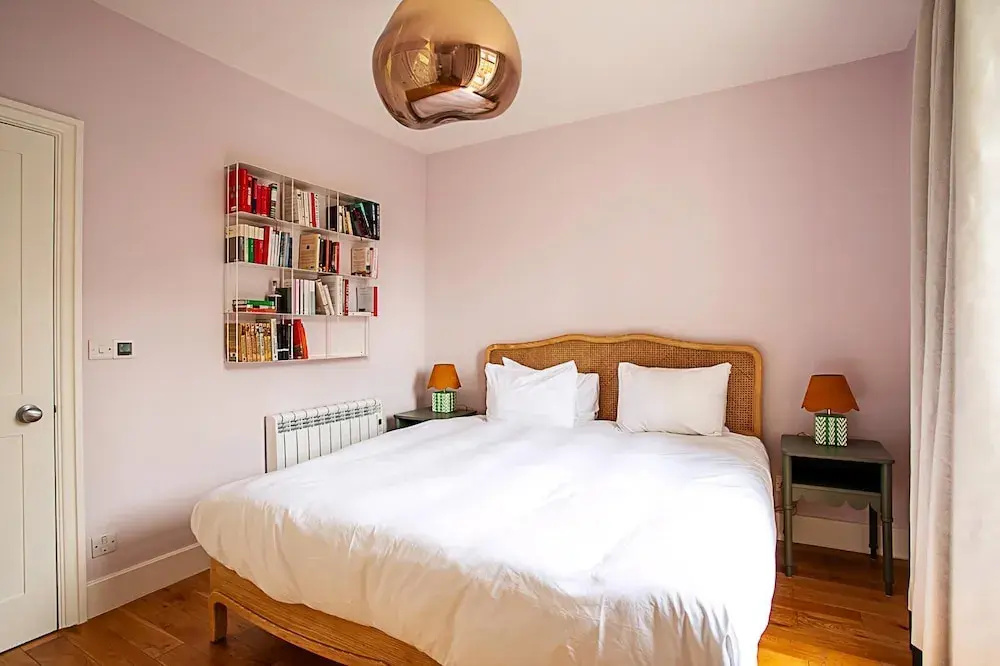 Chic Gunter Grove Flat - London Retreat
