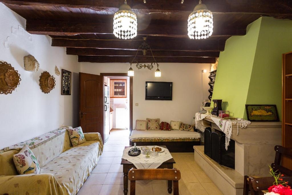 Allaria Villa Traditional Villa