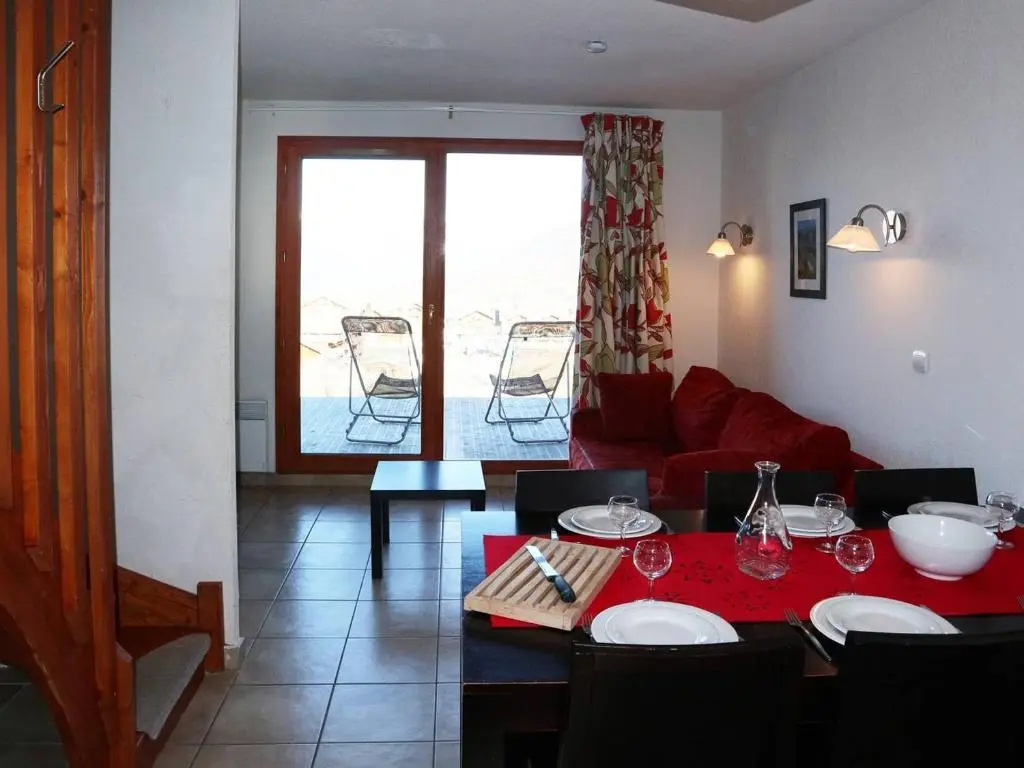 Chalet cosy 6 pers. avec piscine, sauna, hammam et balcon – Les Orres 1800 - FR-1-322-149