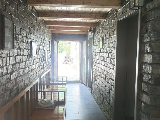 Guju Famous Hotel
