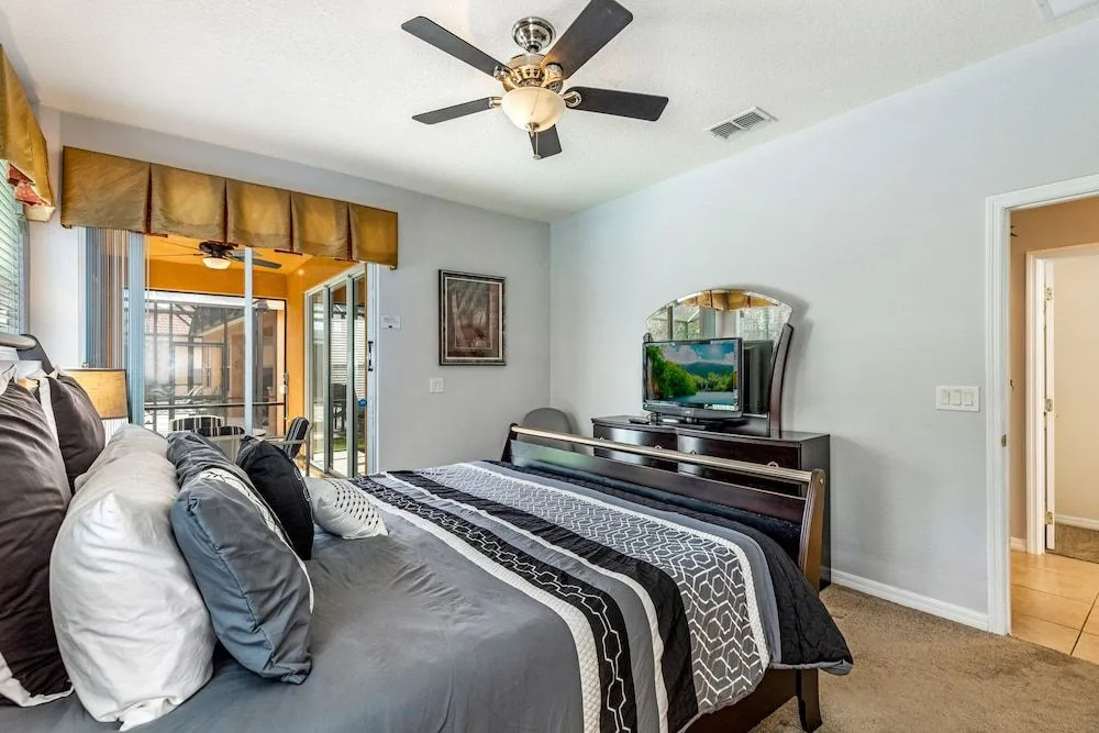 Gated Private Pool Home With Spa & Games Room