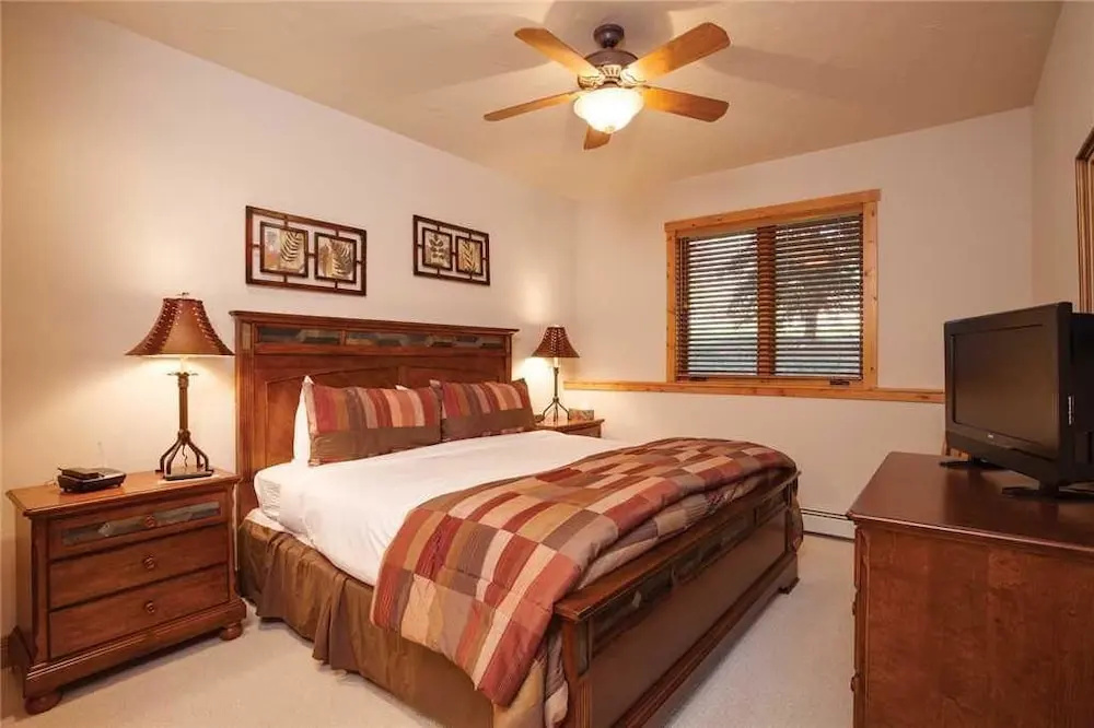 2748 Waterstone Apartment 5