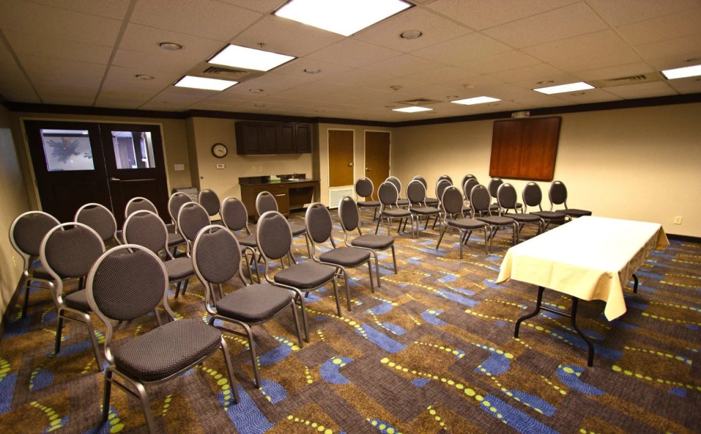 Holiday Inn Express Hotel and Suites Bastrop by IHG