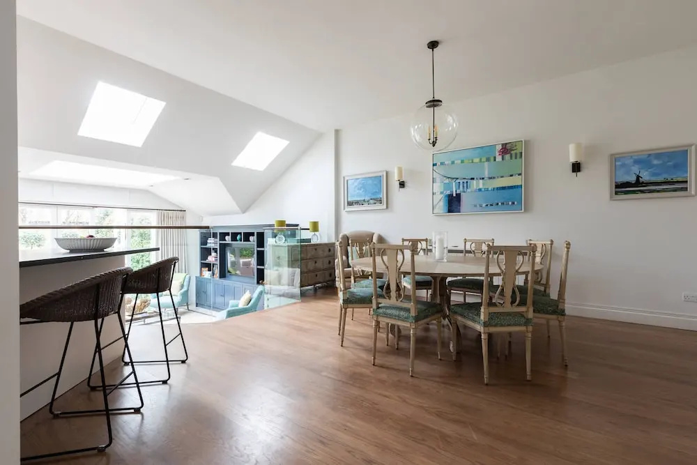 Granard Road by Onefinestay