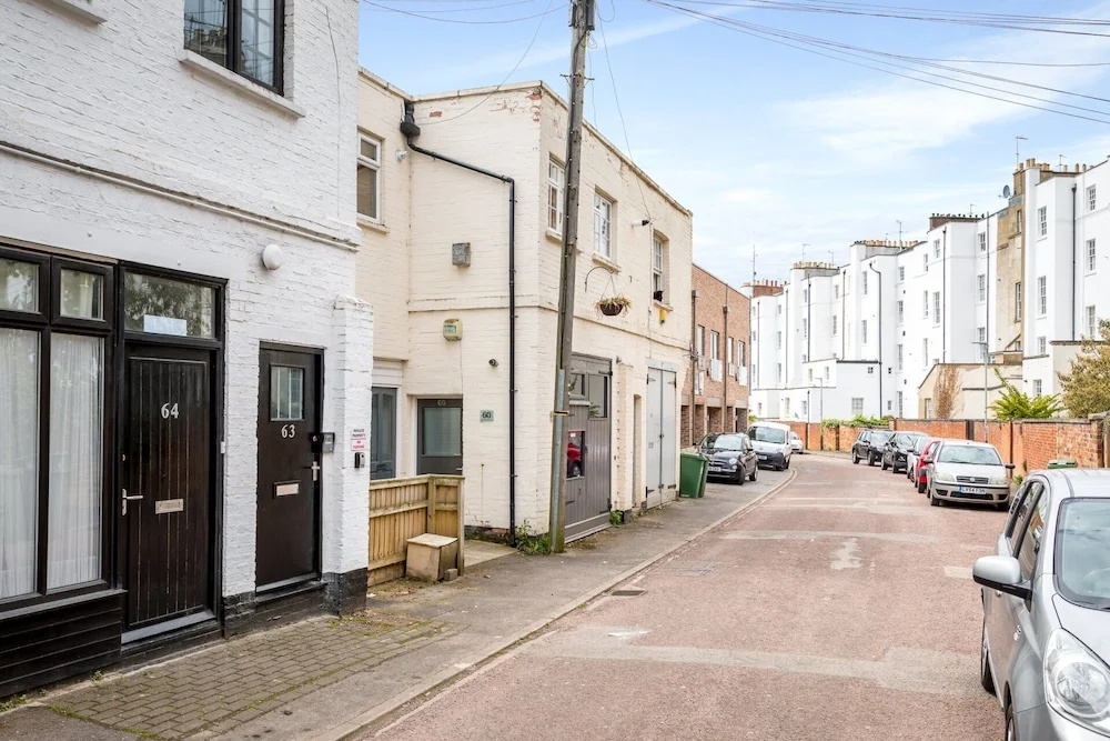 Lansdown Crescent Lane