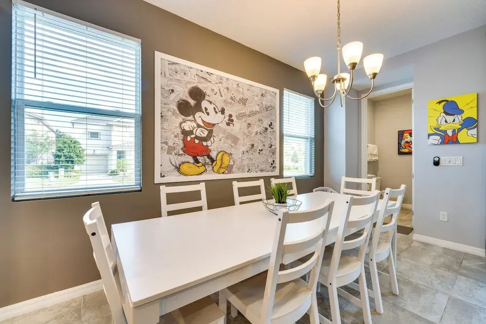 7 Mi to Disney: Townhome w/ Lanai & Pool!