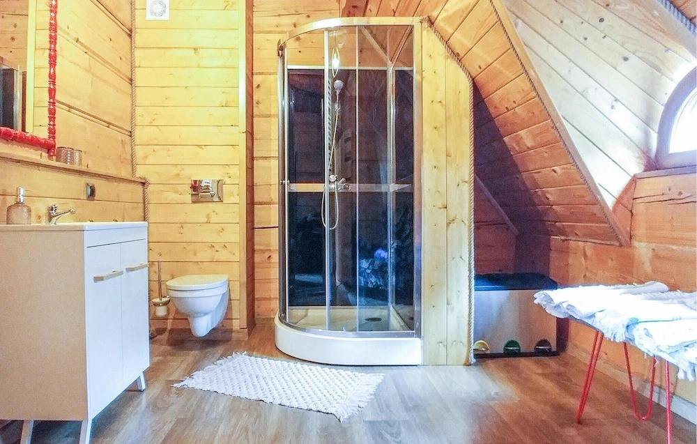 Nice Home In Ustka With Wifi
