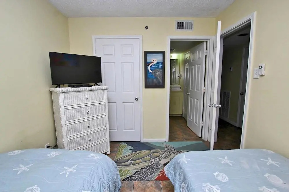 Tradewinds 807 by Youngs Suncoast