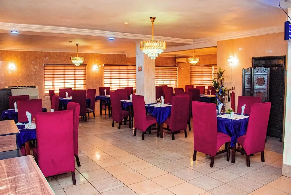 Dees Hotels Apartment & Suites