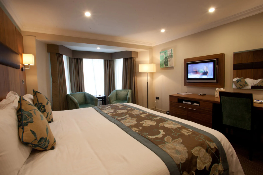 Ramada by Wyndham Cheltenham