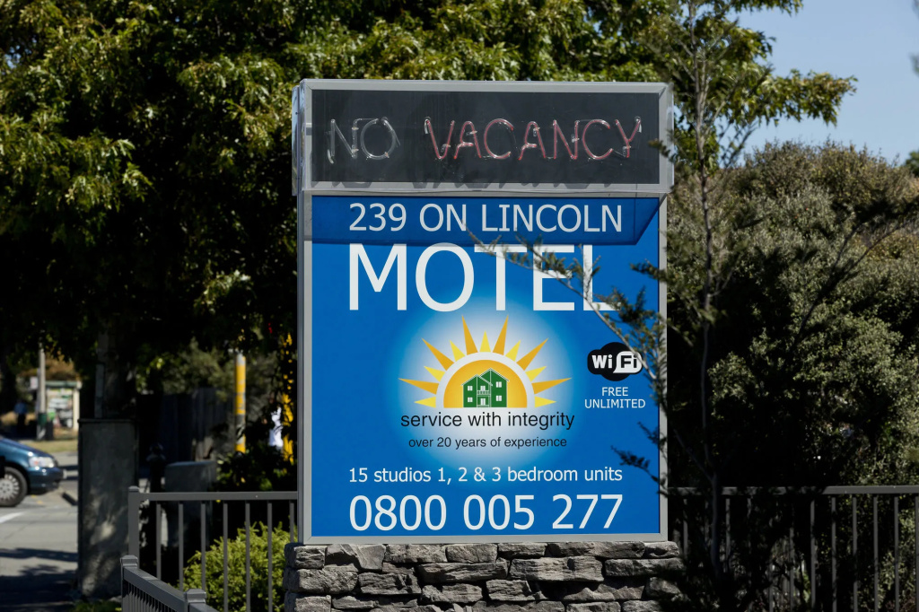 2 on Whiteleigh and 239 on Lincoln Motel