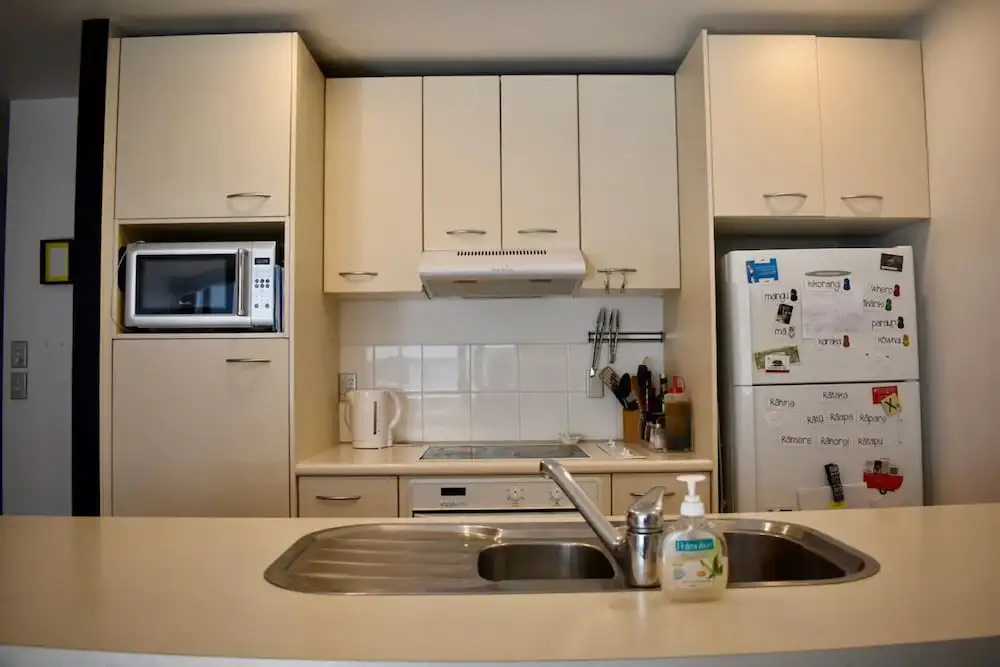 Spacious 1 Bedroom Apartment With City Views
