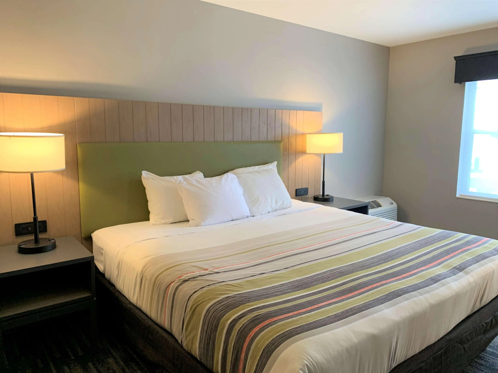 Country Inn & Suites by Radisson, Madison, WI