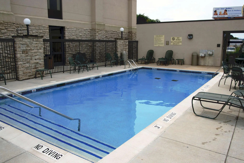 Spark by Hilton St Louis Southwest