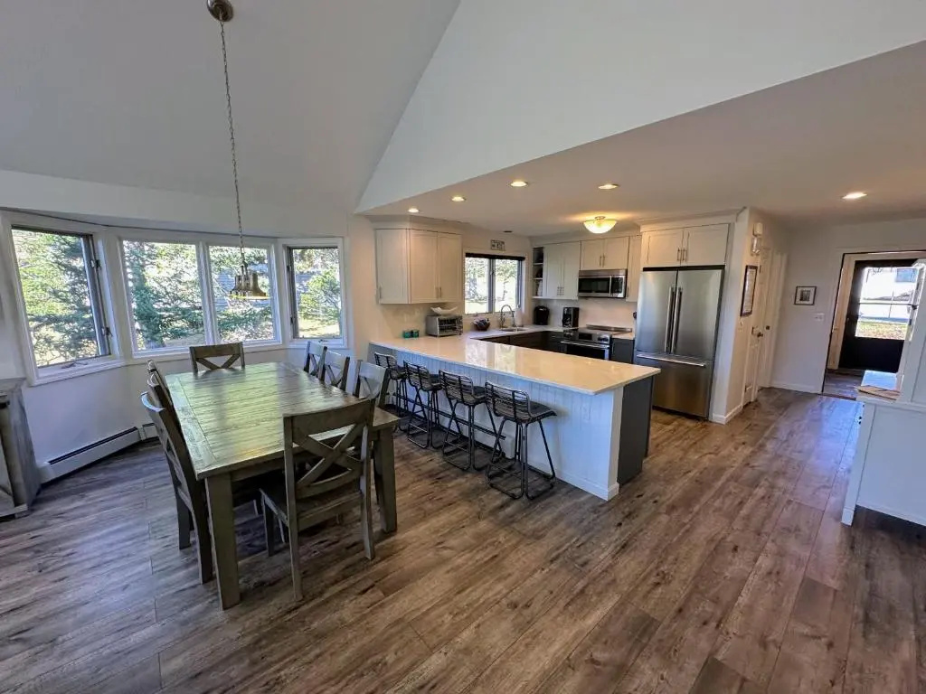 F7 Comfortable golf course townhouse within walking distance of Mount Washington Hotel