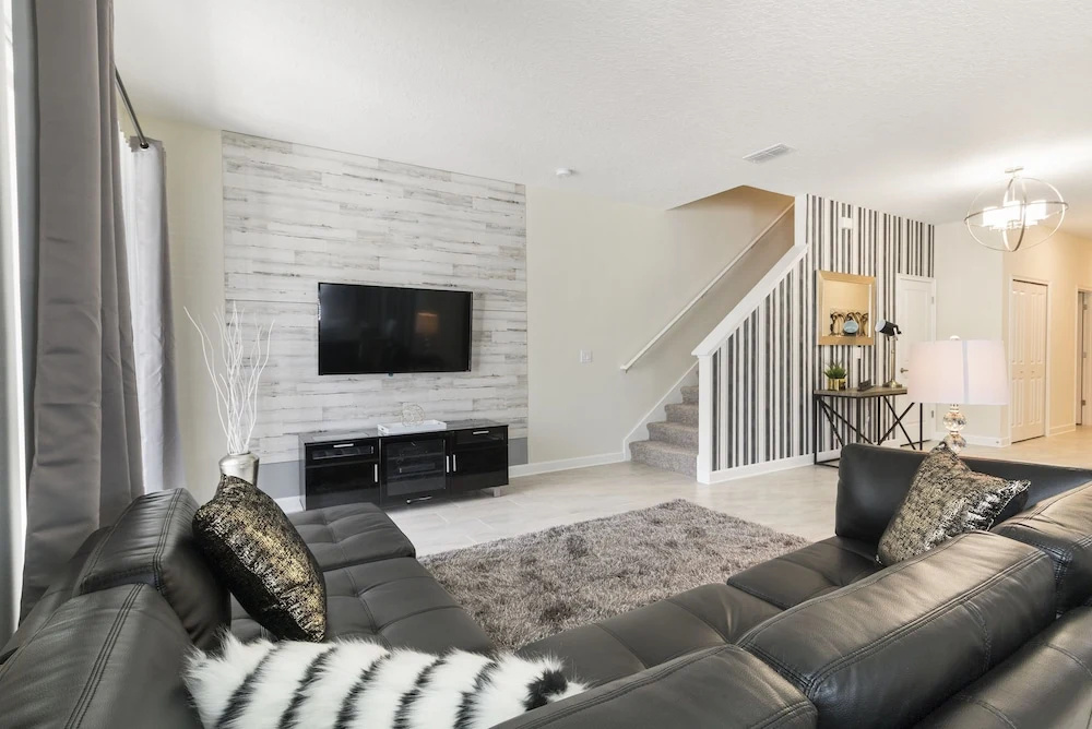 Storey Lake - 4800 Romeo Circle