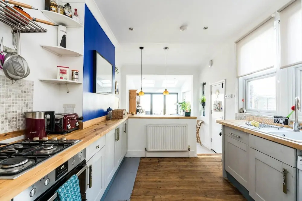 NEW Super 3BD Family Home Stunning London Views