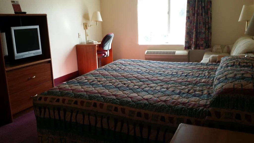 Budget Host Inn