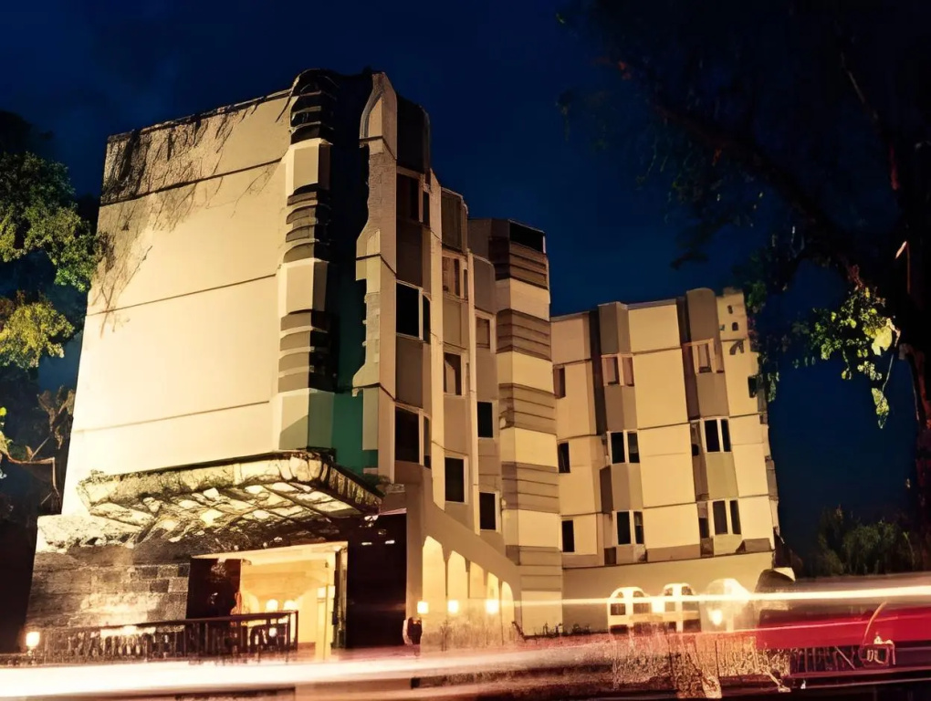 Hotel Arif Castles