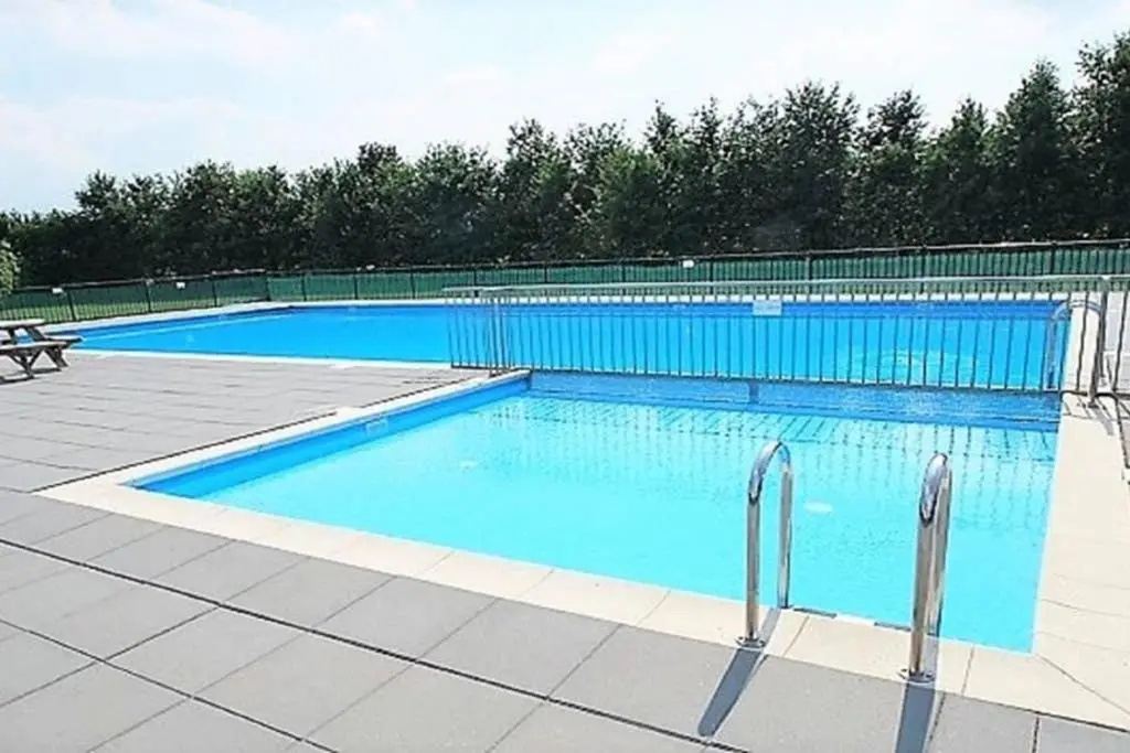 The Blue House - Luxurious Waterfront Villa Zeewolde