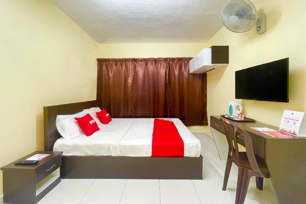 OYO 90369 Safari Hotel Lumut