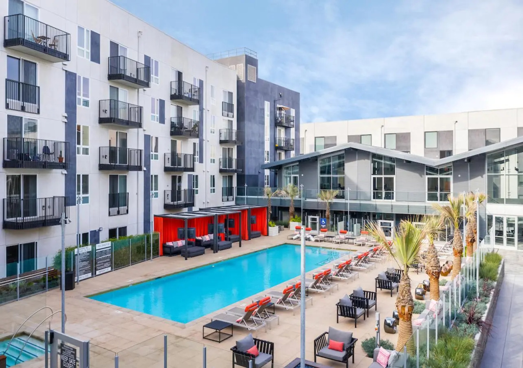 Apart Hotel near Dodgers Stadium