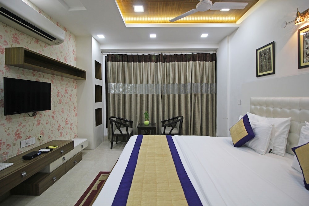Gazebo Inn & Suites Medanta