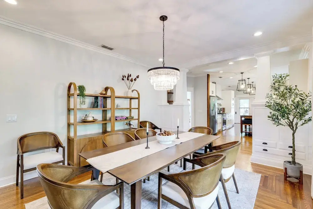 Renovated, Stylish Retreat w/ Patio in Lakeland!