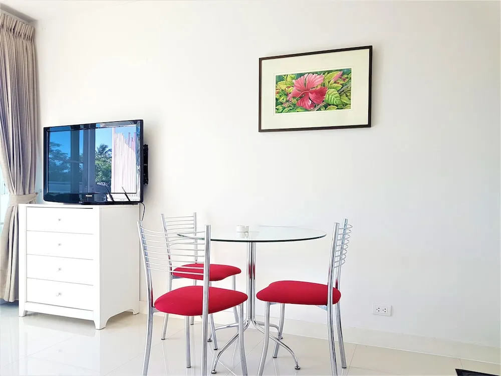 KB Apartments 1 Karon Beach by PHR