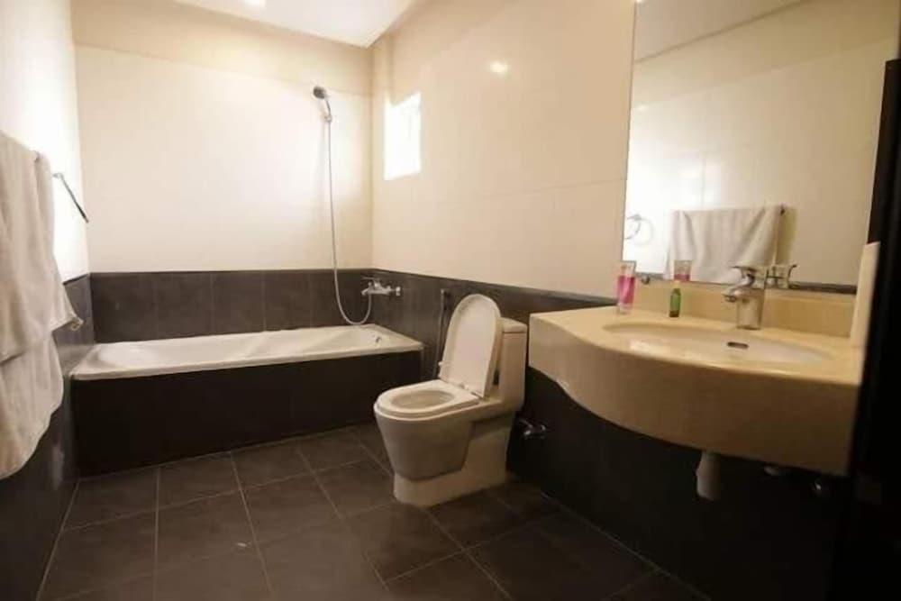 Hira Guest House