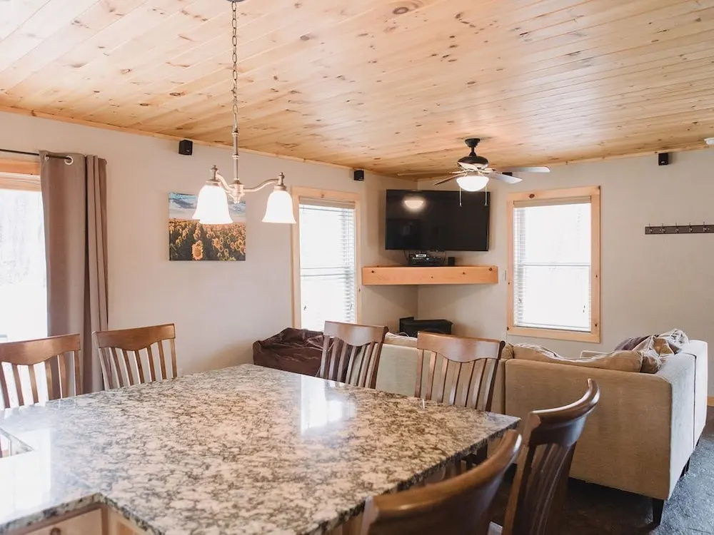 Hot Tub, Sauna, Fireplace, A/c, Dog Friendly, 1 mi to Whiteface, Forest View, Cascade Mountain Chalet