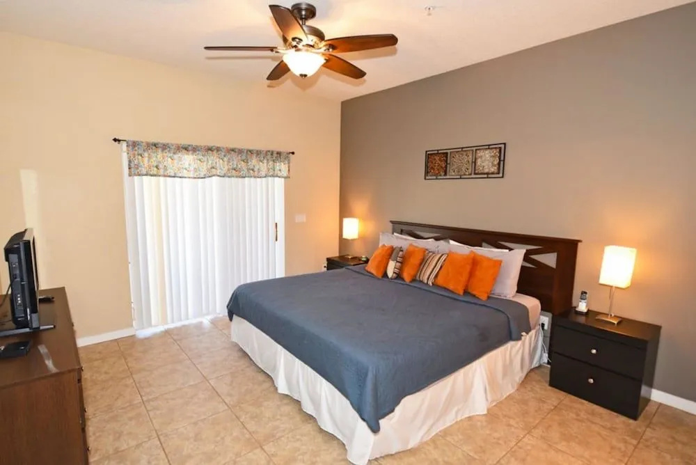 Oakwater Resort 2816