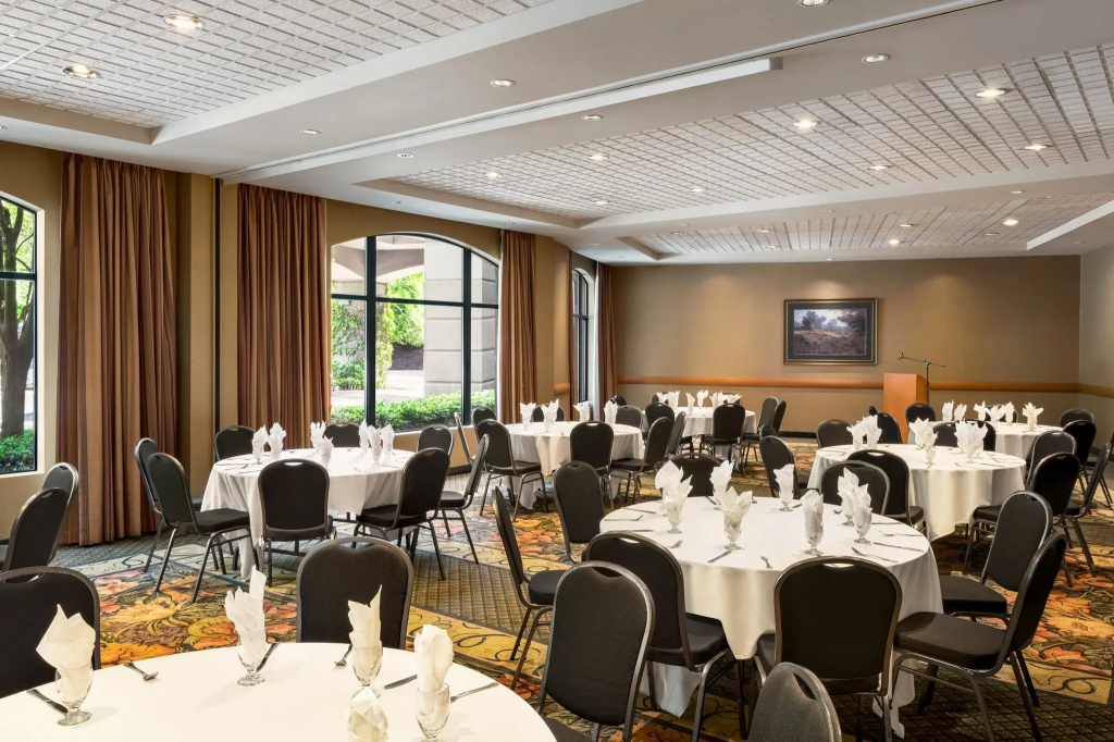 DoubleTree by Hilton North Vancouver