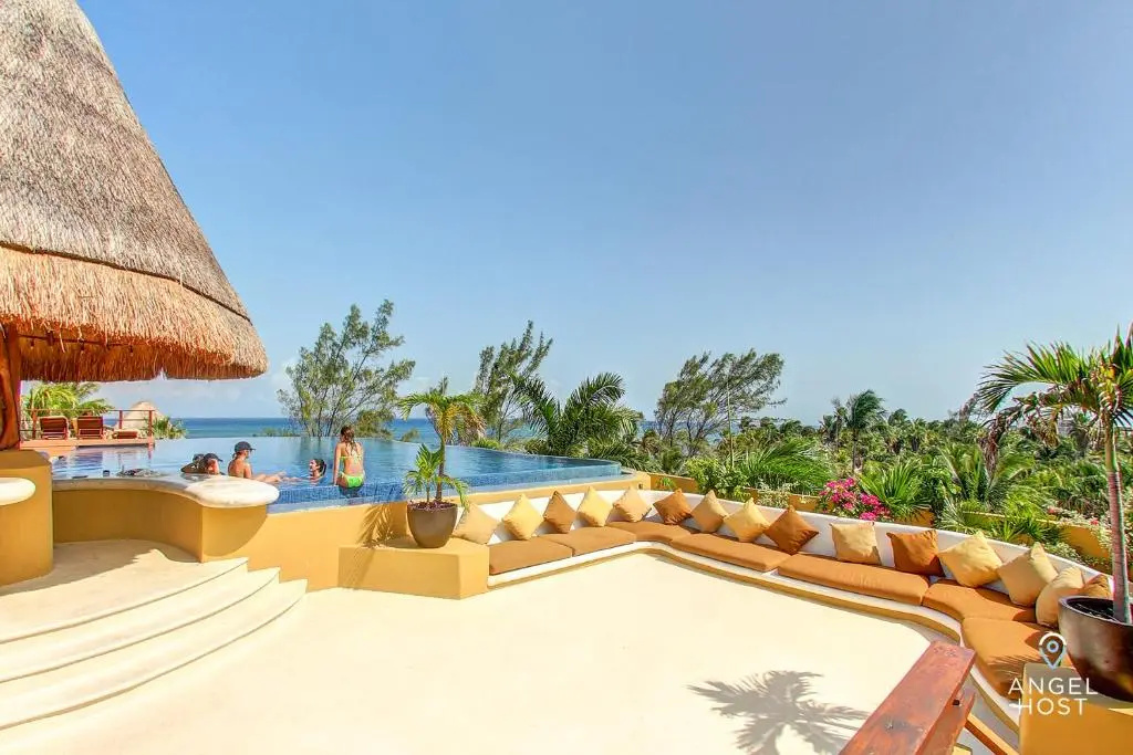 Fabulous Playa Getaway at 38th and Beach plus 2 Pools Onsite!